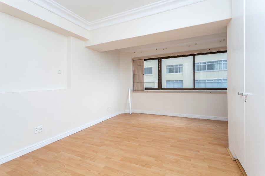 3 Bedroom Property for Sale in Sea Point Western Cape